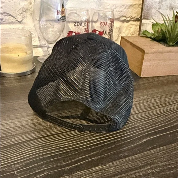 Black Mesh Hat - Picture 2 of 4